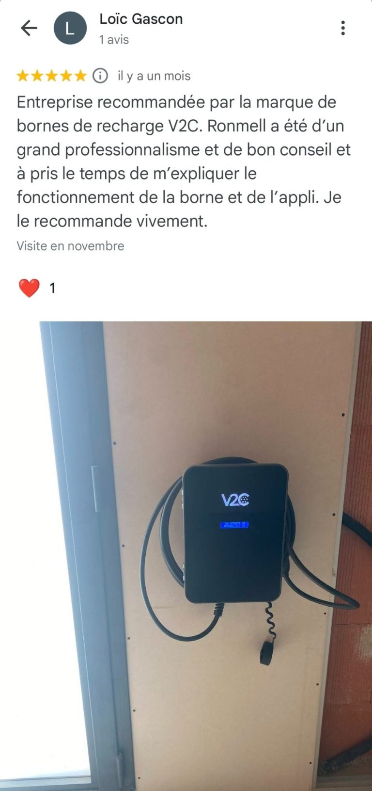 Chargeur mural pour appareils électroniques avec évaluation et commentaire positif.